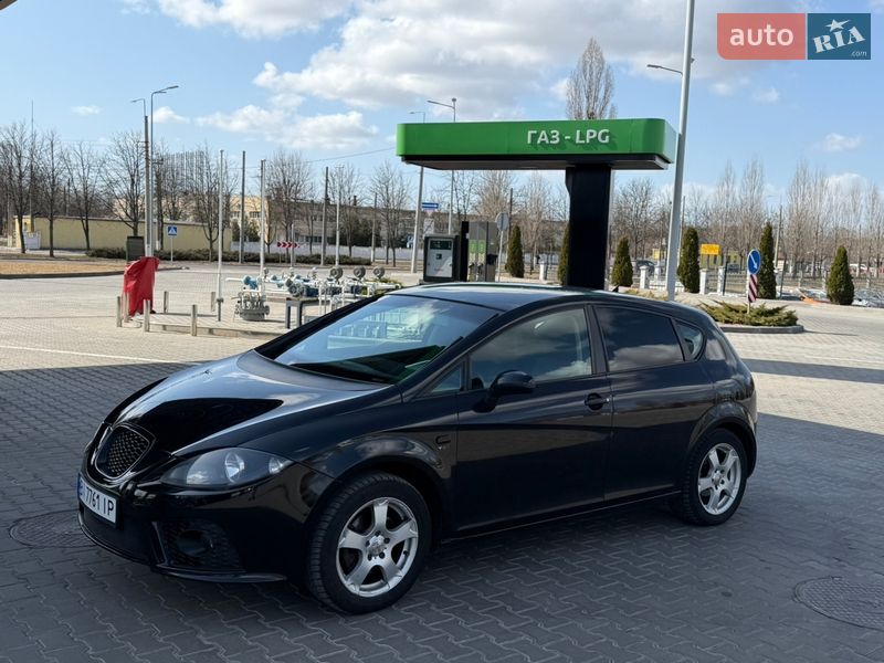 Хэтчбек SEAT Leon 2008 в Кременчуге