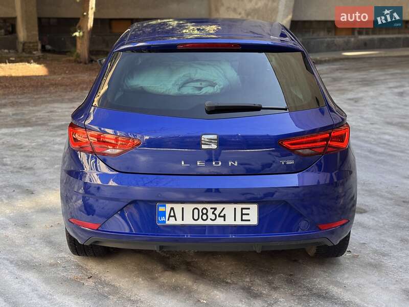 Хэтчбек SEAT Leon 2017 в Киеве