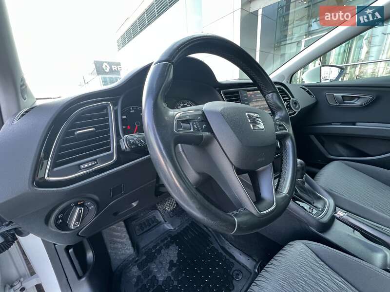 Хэтчбек SEAT Leon 2016 в Киеве