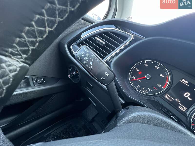 Хэтчбек SEAT Leon 2016 в Киеве
