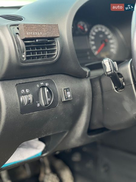 Хэтчбек SEAT Leon 2003 в Львове