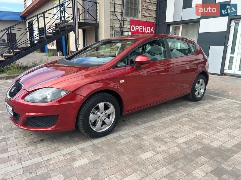 Хэтчбек SEAT Leon 2009 в Нежине