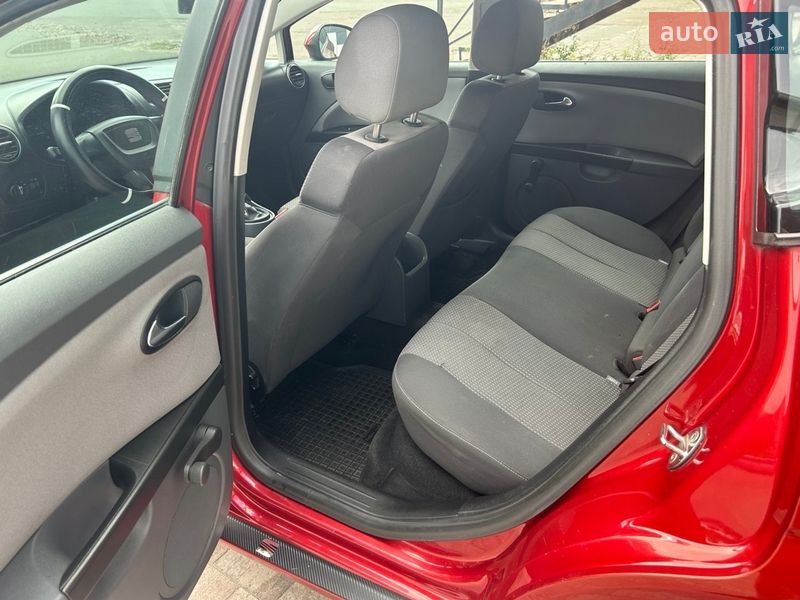 Хэтчбек SEAT Leon 2009 в Нежине