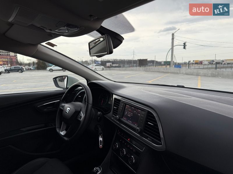 Хэтчбек SEAT Leon 2014 в Тернополе