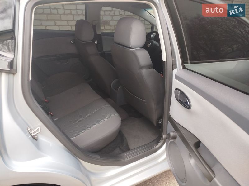 Хетчбек SEAT Leon 2007 в Жовтих Водах