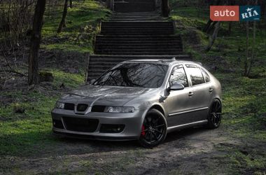 Хэтчбек SEAT Leon 2004 в Каменском