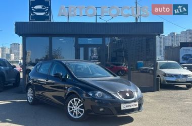 Хэтчбек SEAT Leon 2010 в Киеве