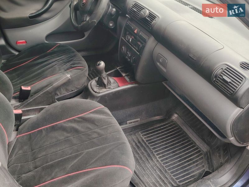 Хетчбек SEAT Leon 2003 в Павлограді