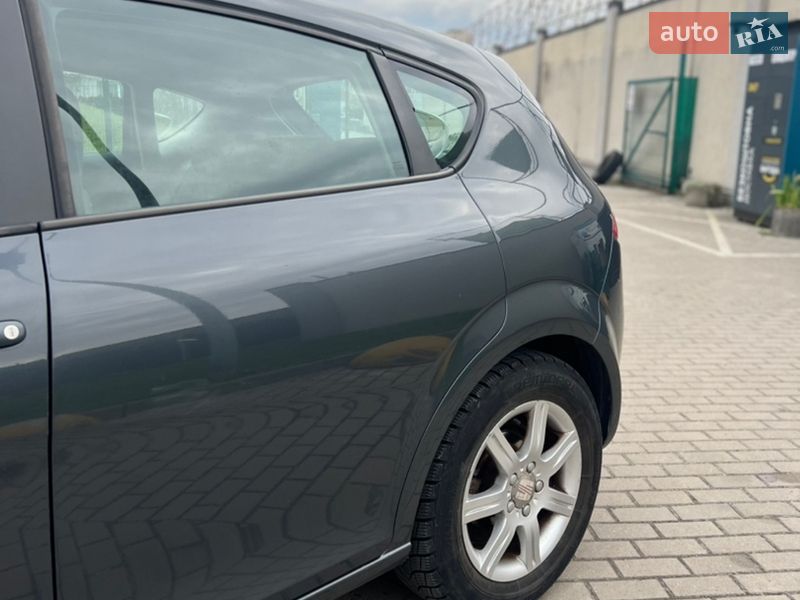 Хетчбек SEAT Leon 2006 в Львові