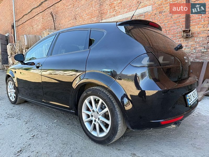 Хэтчбек SEAT Leon 2010 в Хмельницком
