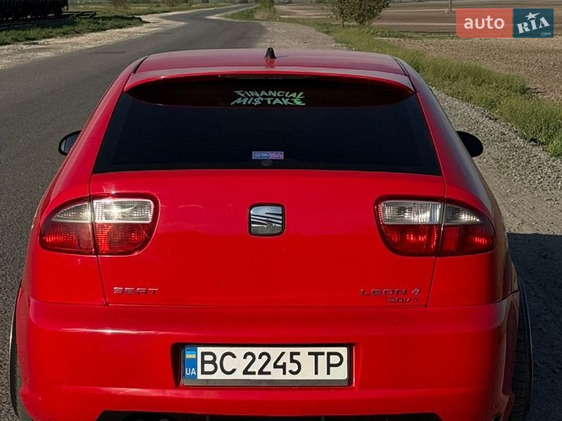 Хэтчбек SEAT Leon 2003 в Радехове