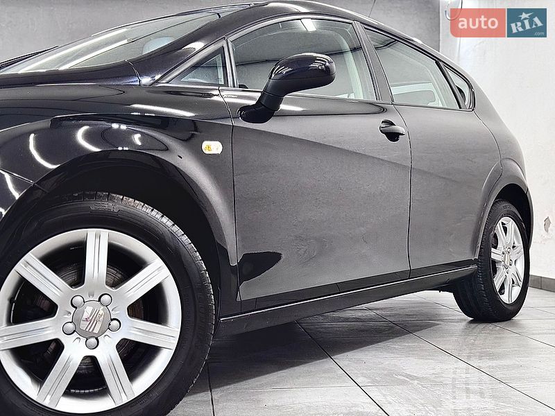 Хэтчбек SEAT Leon 2006 в Стрые