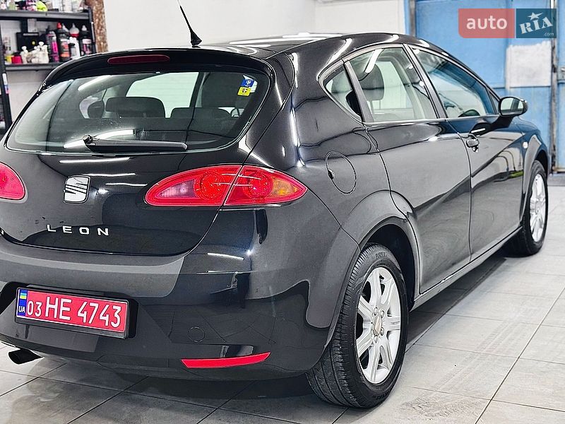 Хэтчбек SEAT Leon 2006 в Стрые