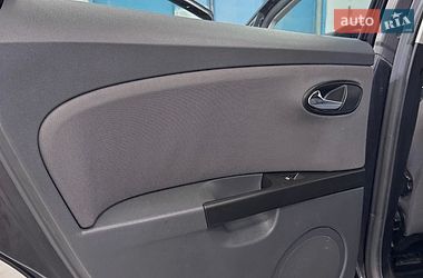 Хэтчбек SEAT Leon 2006 в Стрые