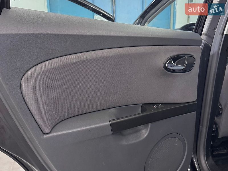 Хэтчбек SEAT Leon 2006 в Стрые