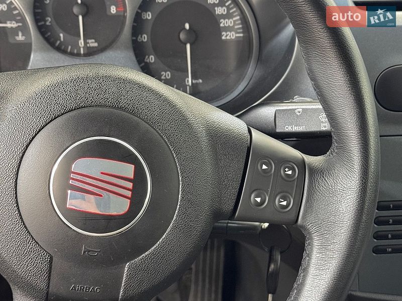 Хэтчбек SEAT Leon 2006 в Стрые