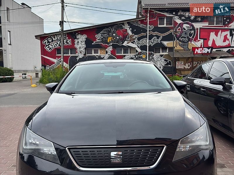 Хэтчбек SEAT Leon 2014 в Киеве