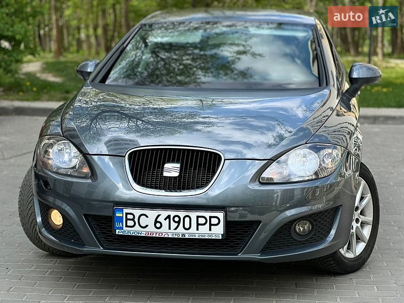 Хэтчбек SEAT Leon 2011 в Львове