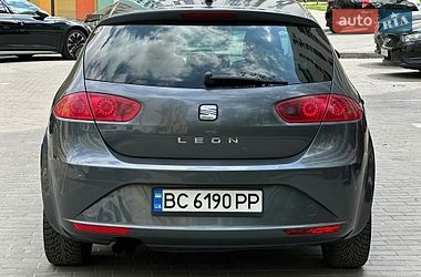 Хэтчбек SEAT Leon 2011 в Львове