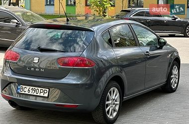 Хэтчбек SEAT Leon 2011 в Львове