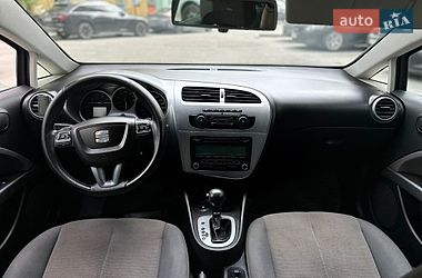 Хэтчбек SEAT Leon 2011 в Львове