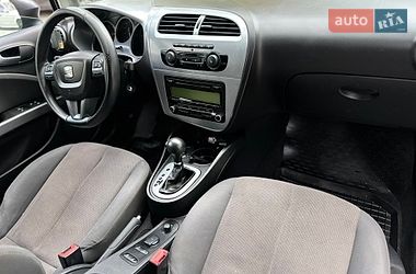 Хэтчбек SEAT Leon 2011 в Львове