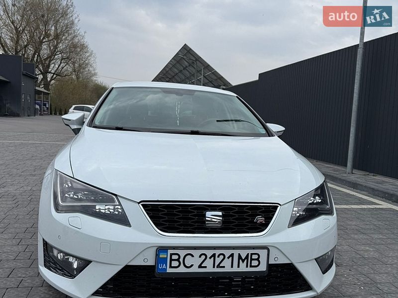 Хэтчбек SEAT Leon 2015 в Самборе