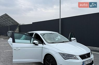 Хэтчбек SEAT Leon 2015 в Самборе