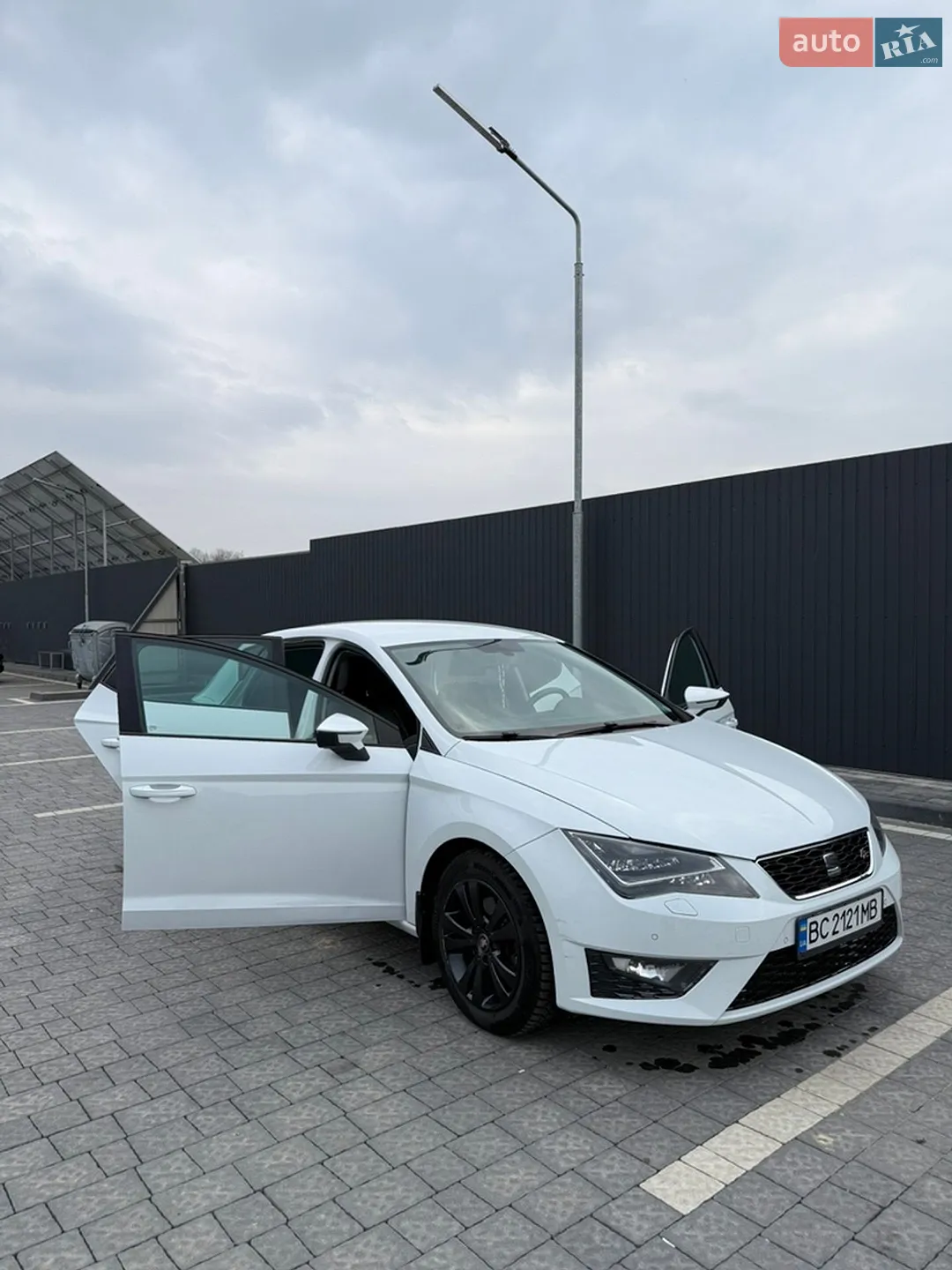 2015 SEAT Leon - мініатюра 3