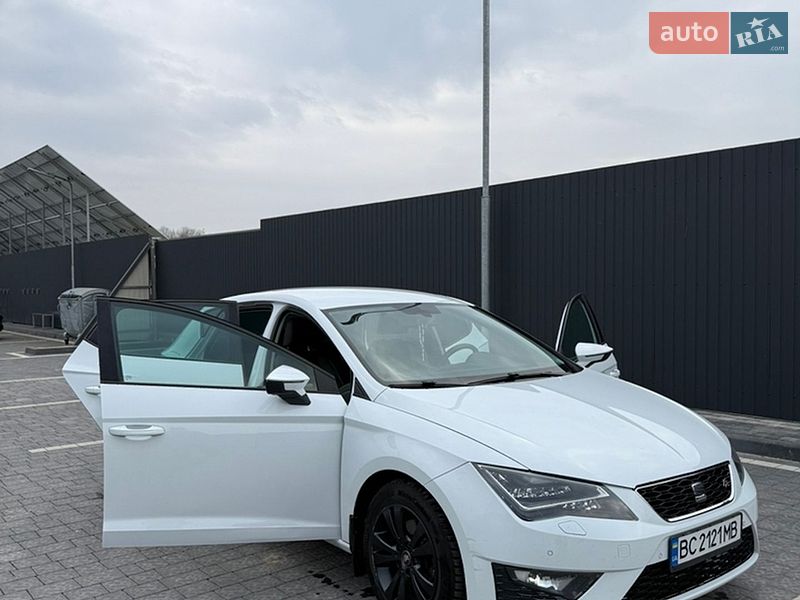 Хэтчбек SEAT Leon 2015 в Самборе