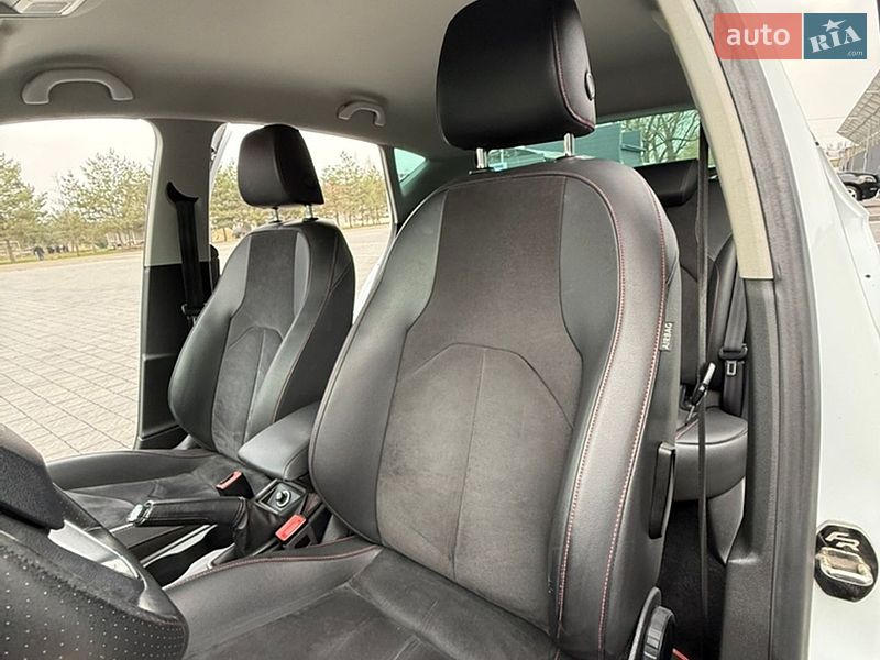 Хэтчбек SEAT Leon 2015 в Самборе