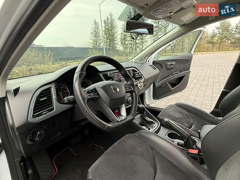 Хэтчбек SEAT Leon 2015 в Самборе