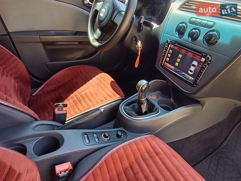 Хэтчбек SEAT Leon 2005 в Харькове