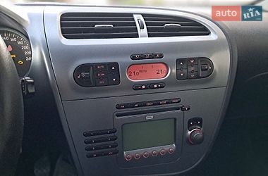 Хэтчбек SEAT Leon 2008 в Бучаче