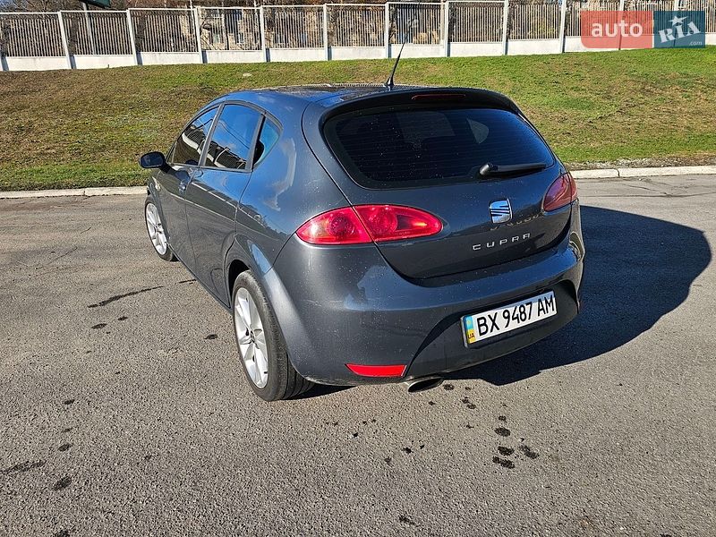 Хэтчбек SEAT Leon 2007 в Обухове