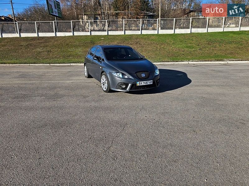 Хэтчбек SEAT Leon 2007 в Обухове