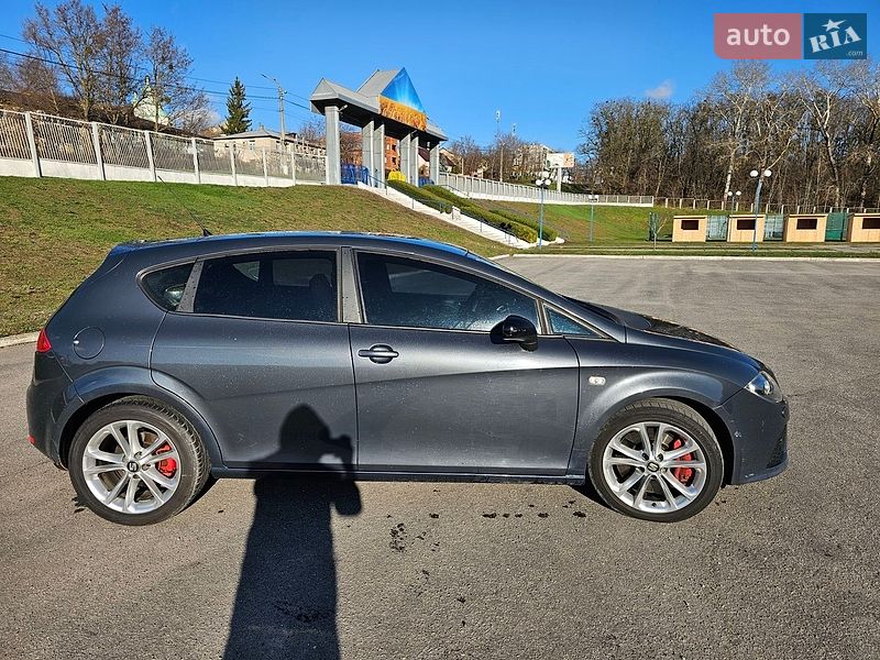 Хэтчбек SEAT Leon 2007 в Обухове