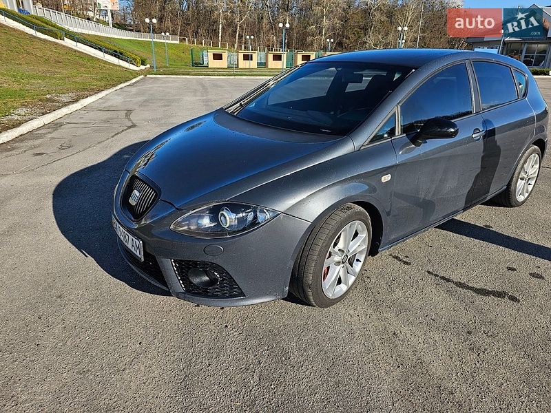 Хэтчбек SEAT Leon 2007 в Обухове
