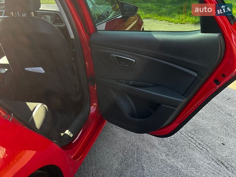 Хэтчбек SEAT Leon 2013 в Киеве