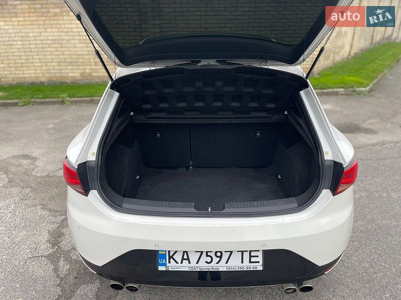 Хэтчбек SEAT Leon 2013 в Киеве