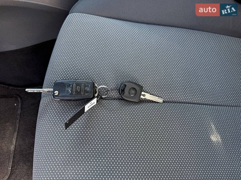 Хэтчбек SEAT Leon 2006 в Кропивницком
