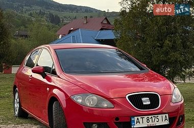 Хэтчбек SEAT Leon 2008 в Лазещине