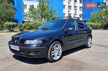 Хетчбек SEAT Leon 2006 в Києві