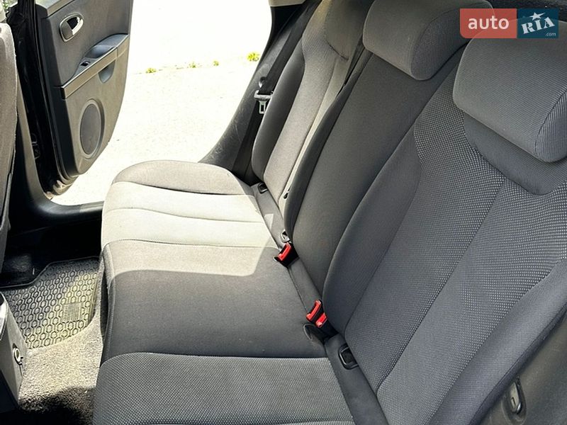 Хетчбек SEAT Leon 2006 в Дніпрі