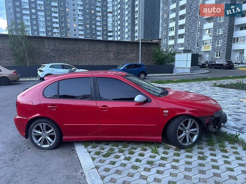 Хетчбек SEAT Leon 2005 в Києві