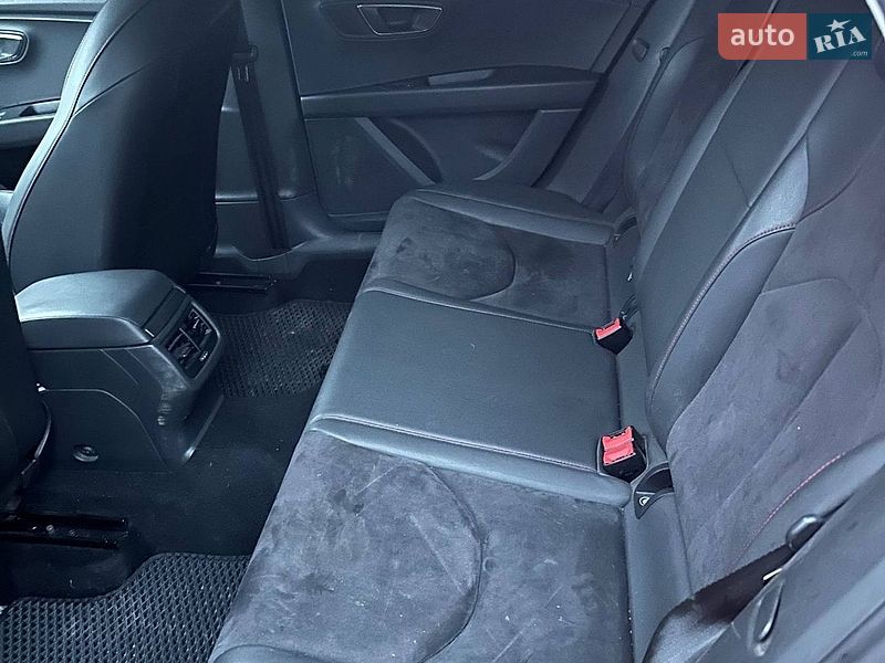 Хэтчбек SEAT Leon 2013 в Барышевке