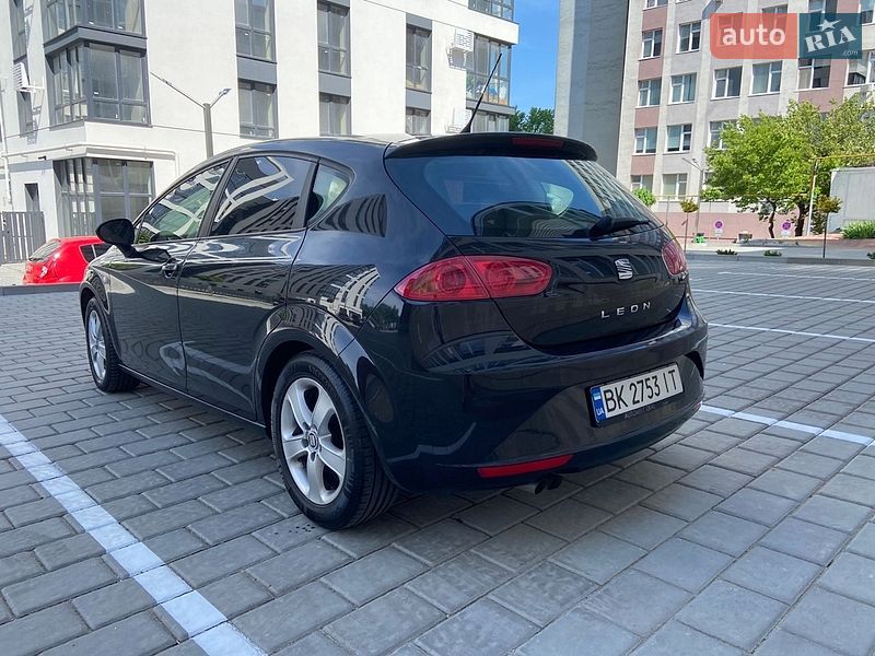 Хэтчбек SEAT Leon 2009 в Ровно