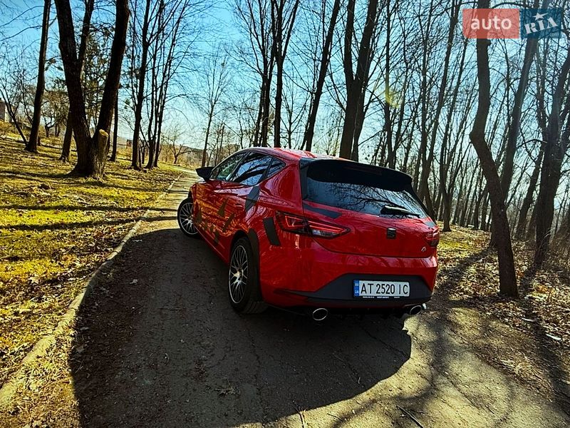 Хэтчбек SEAT Leon 2013 в Калуше