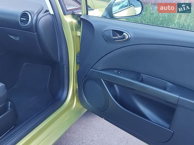 Хэтчбек SEAT Leon 2008 в Киеве
