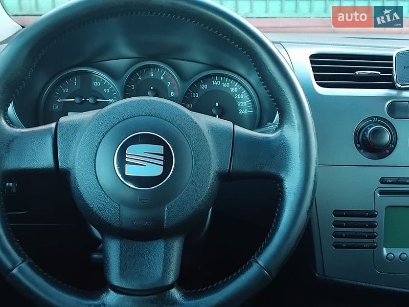 Хэтчбек SEAT Leon 2008 в Киеве